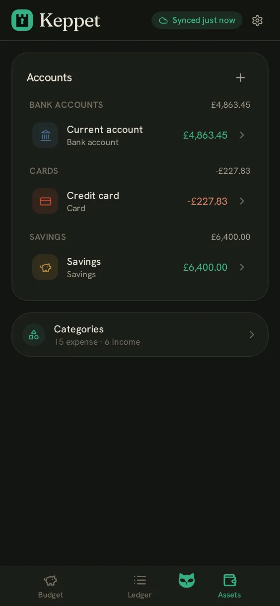 The Keppet assets screen: a current account, a credit card and a savings account with their balances.